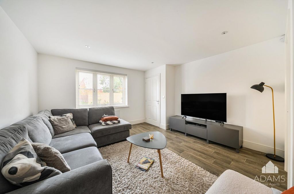 Property photo 3 of 15 Sitting Room