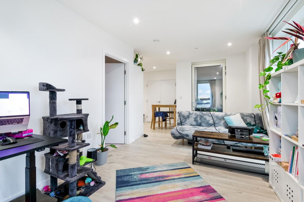 Property photo 2 of 12