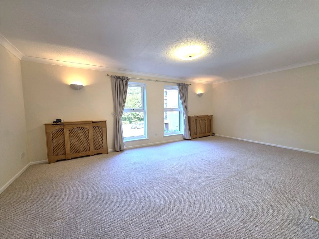 Property photo 2 of 10 Picture No. 13