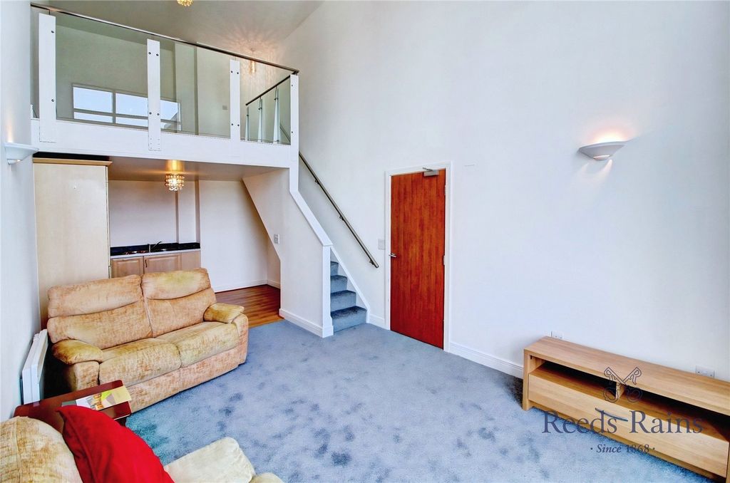 Property photo 2 of 12 Picture No. 67