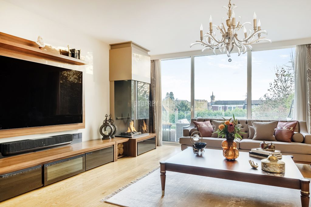 Property photo 3 of 21