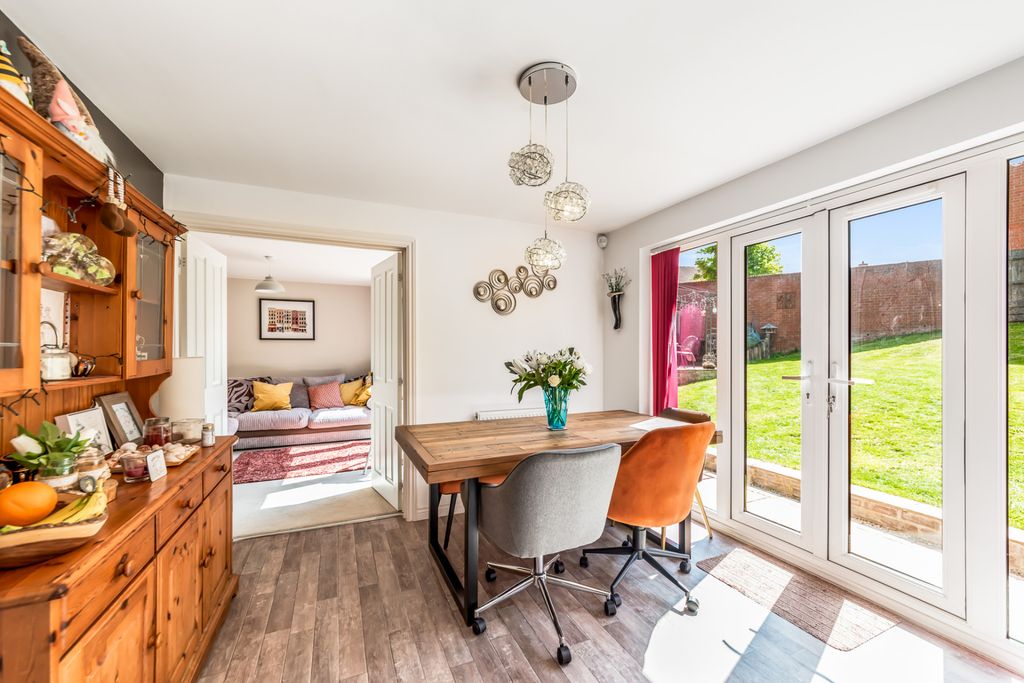 Additional image 4 of 5 bed detached house for saleJonagold Place, Evesham WR11