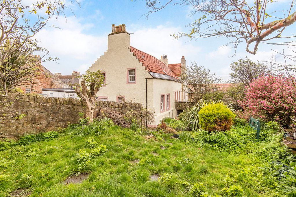 Property photo 2 of 23