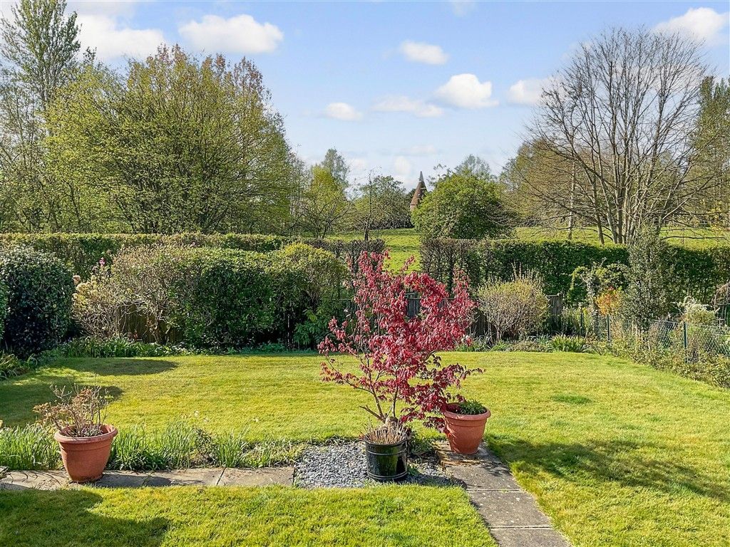 Property photo 3 of 18 Garden