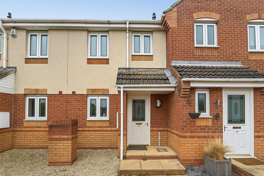 Property photo 1 of 11 Front