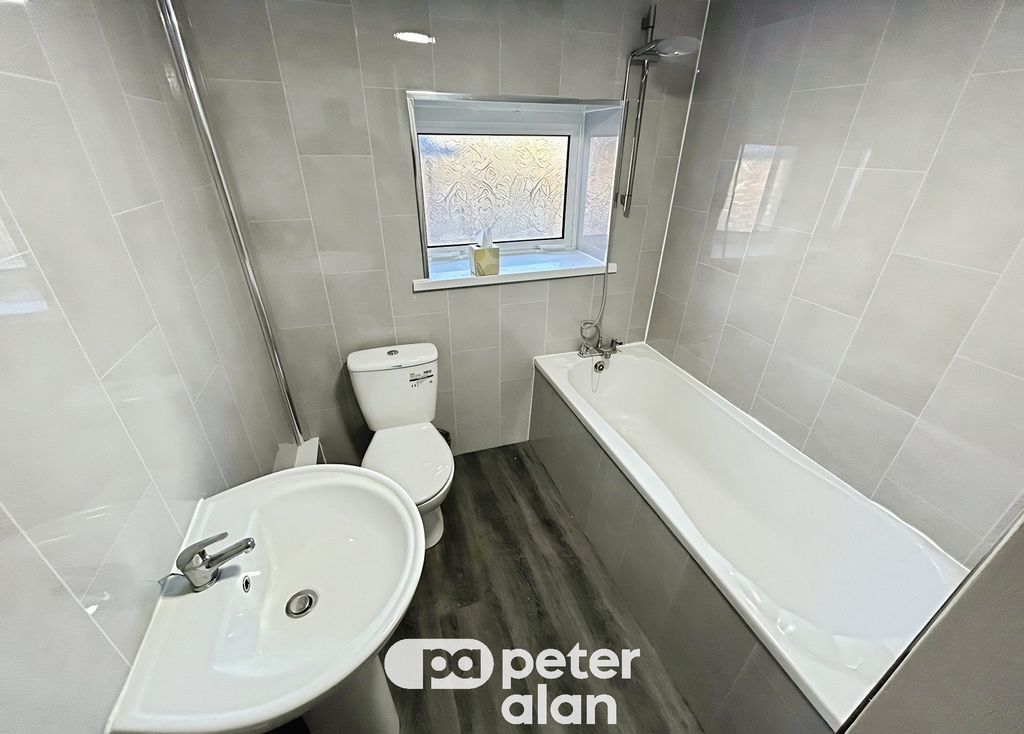 Property photo 3 of 15 Bathroom