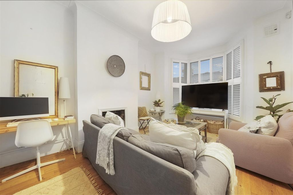 Property photo 3 of 19 52 Broadfield Road - 1Aoc0Tsqhhpp2Ukbbloo.Jpg