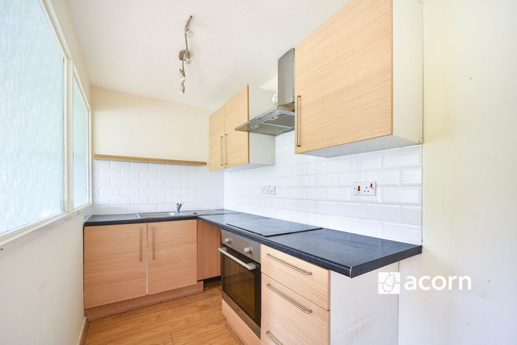 Property photo 2 of 10 Kitchen