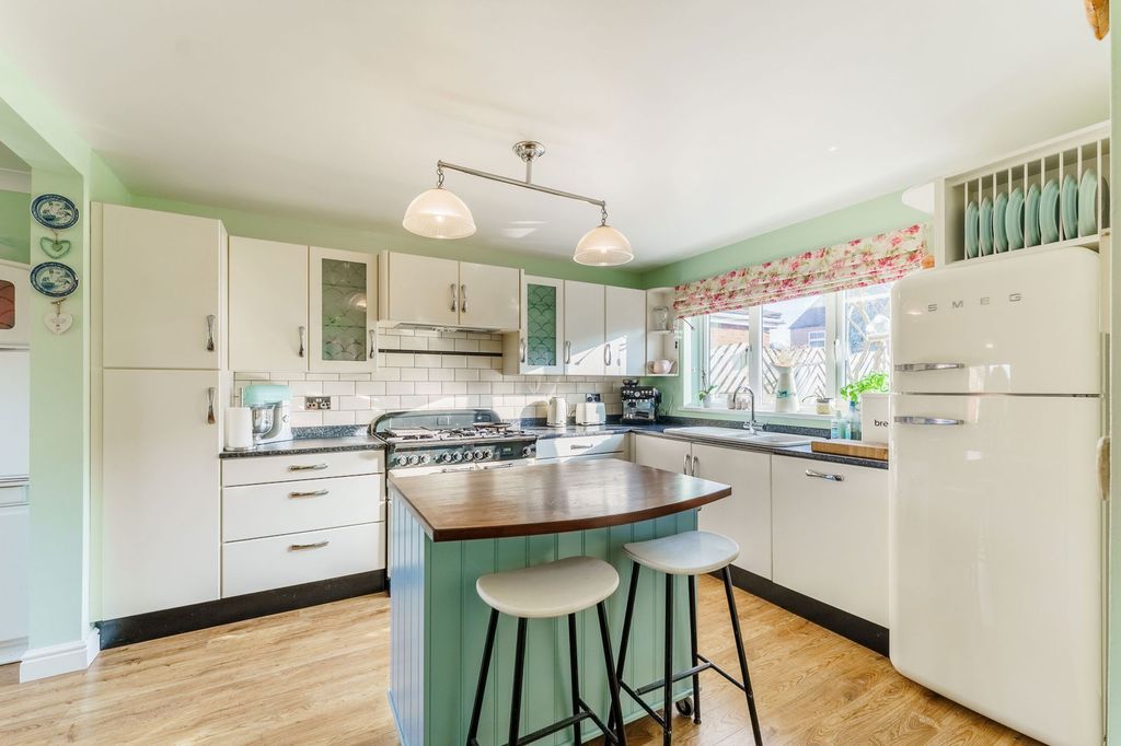 Property photo 3 of 25