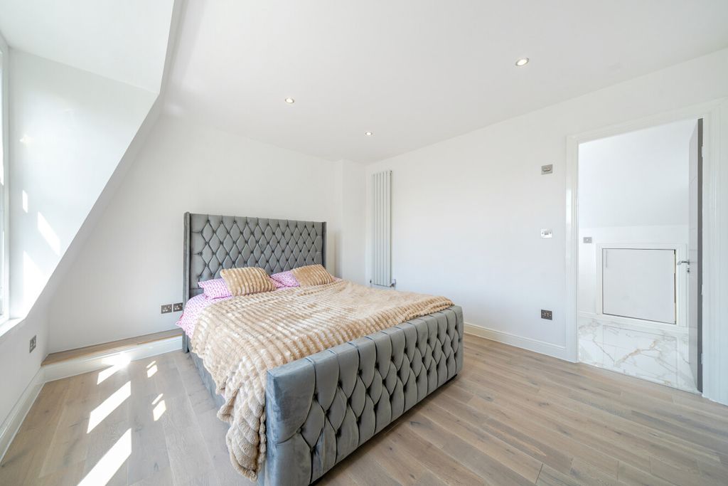Property photo 3 of 14 1451283-14-69E8B5...