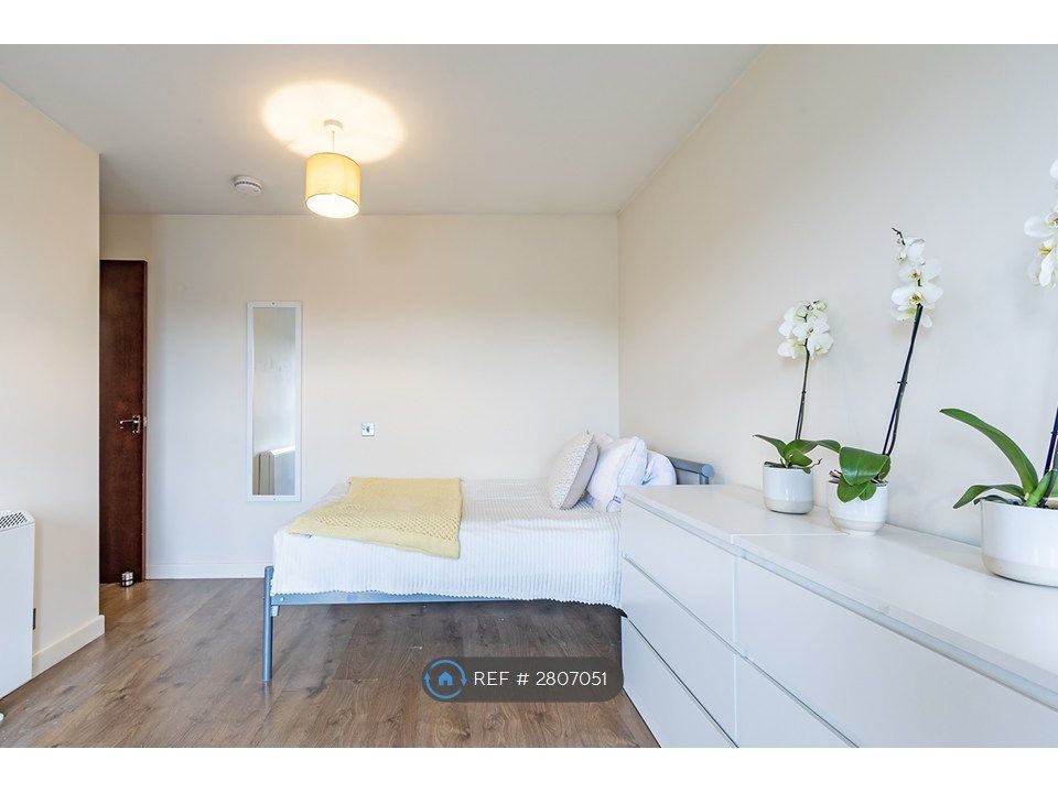 Property photo 3 of 35