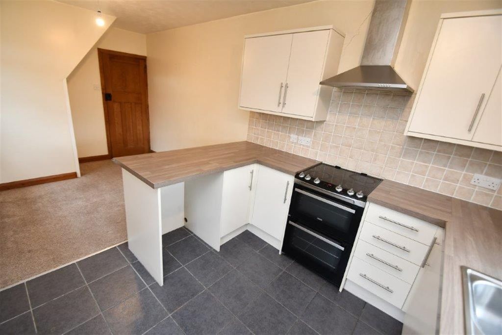 Property photo 3 of 6 Kitchen