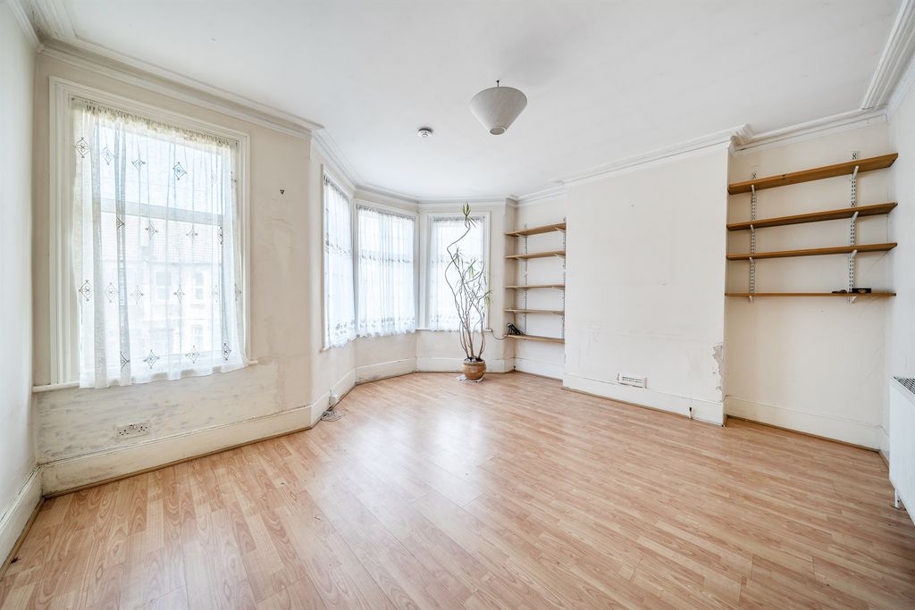 Property photo 3 of 12