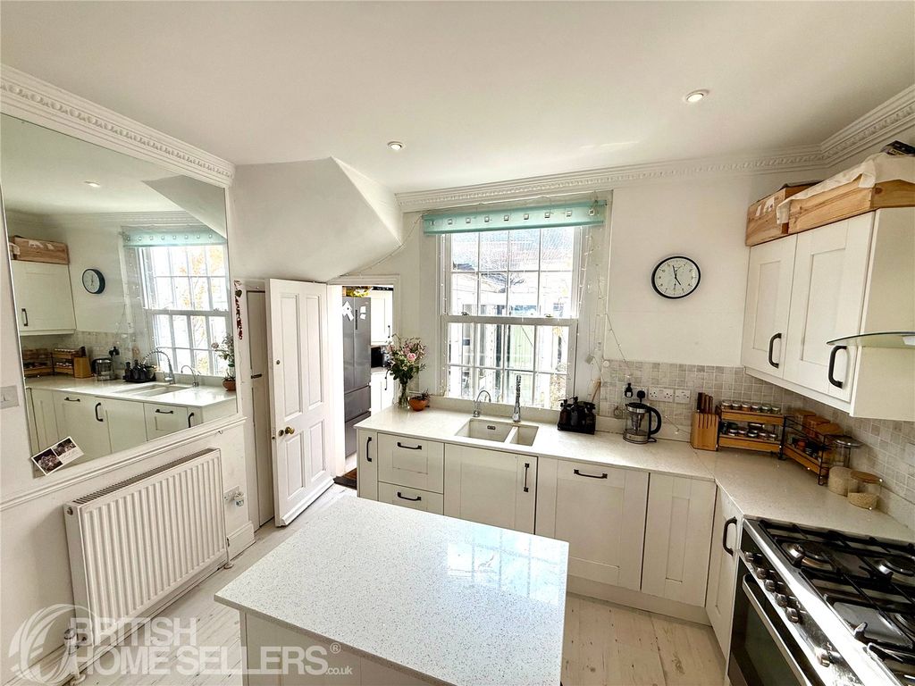 Property photo 3 of 12 Picture No. 04