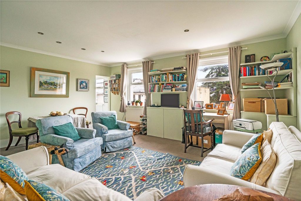 Property photo 2 of 11 Living Room