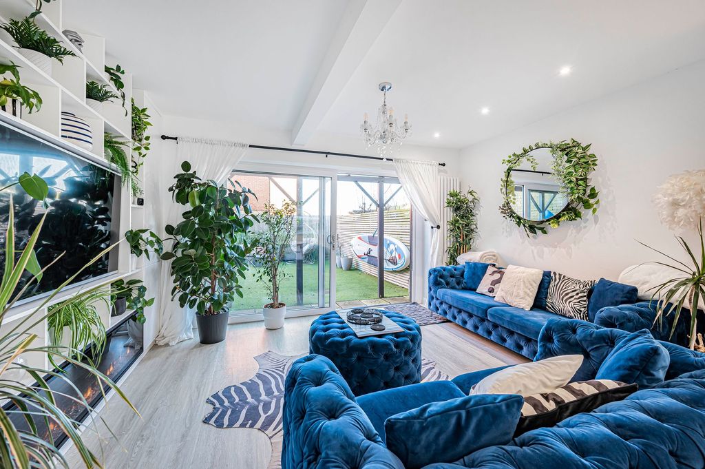 Property photo 1 of 36