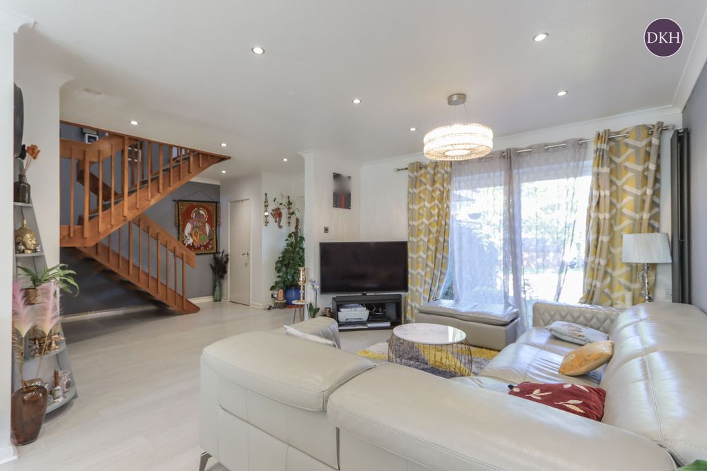 Property photo 2 of 14 Picture No. 11