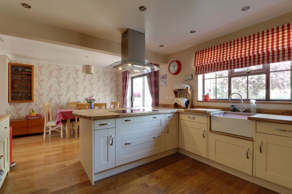 Property photo 3 of 19 Kitchen Diner