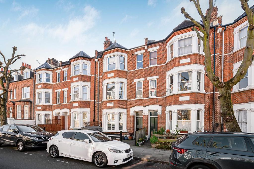 Property photo 3 of 12 Picture 3