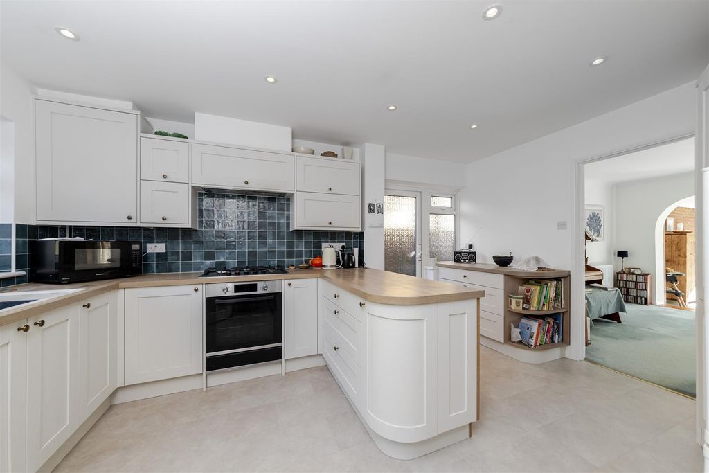 Property photo 3 of 24 9Falstaffgardens-30.Jpg