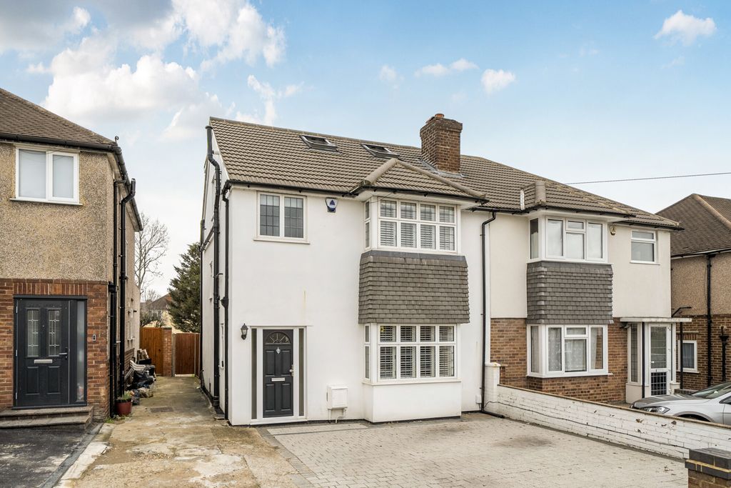 Property photo 1 of 20 1429796-17-69B833...