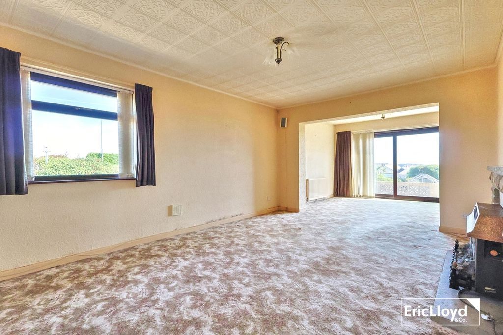 Property photo 3 of 18 Photo 6