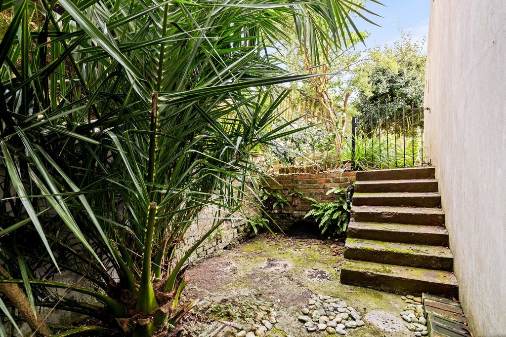 Additional image 9 of 2 bed maisonette for saleCastle Hill Avenue, Folkestone CT20