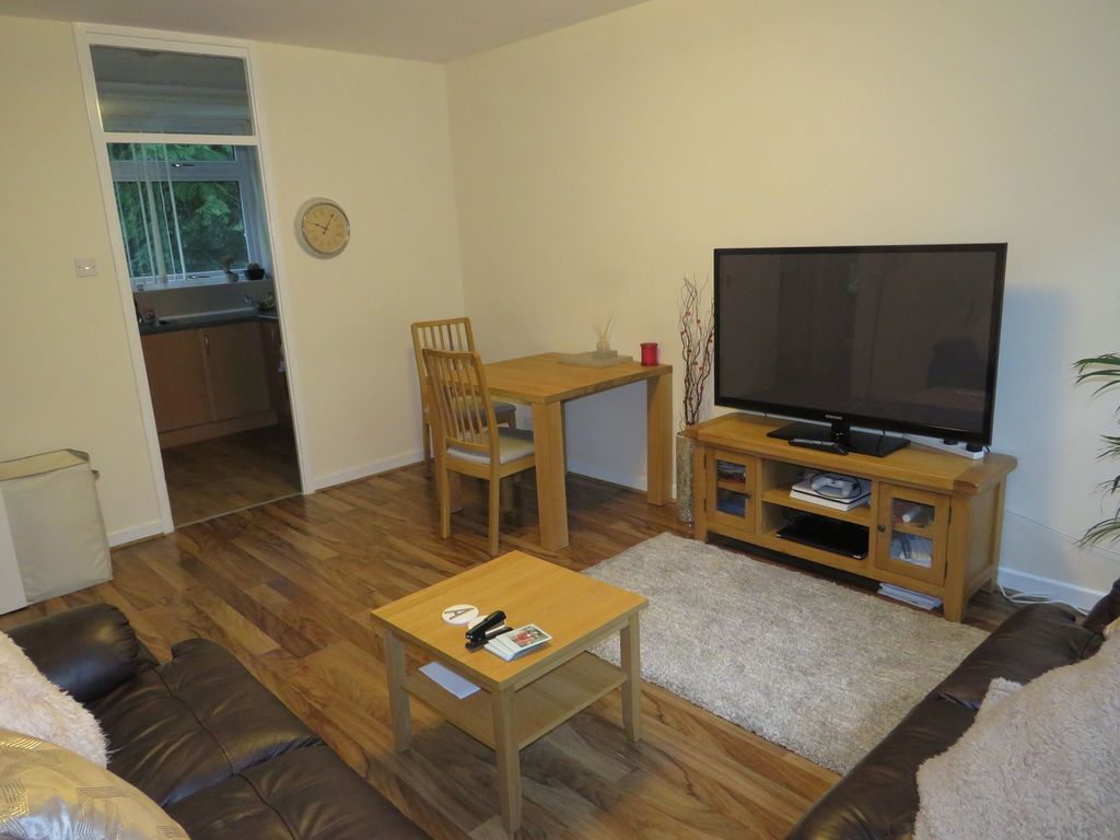 Property photo 3 of 7 Lounge