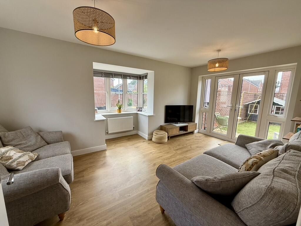 Property photo 2 of 28 Living Room