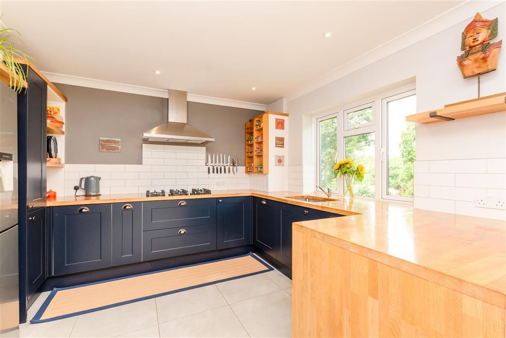 Property photo 3 of 14 Kitchen/Diner
