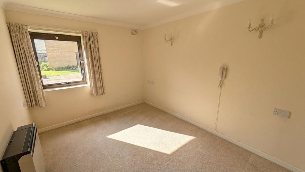 Property photo 3 of 6 Bedroom 1.Png