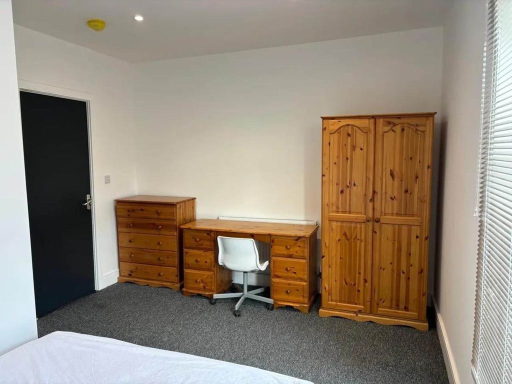 Property photo 3 of 20 0B49779c-A3Eb-4E7A-8A48-Bd5Bb219288F