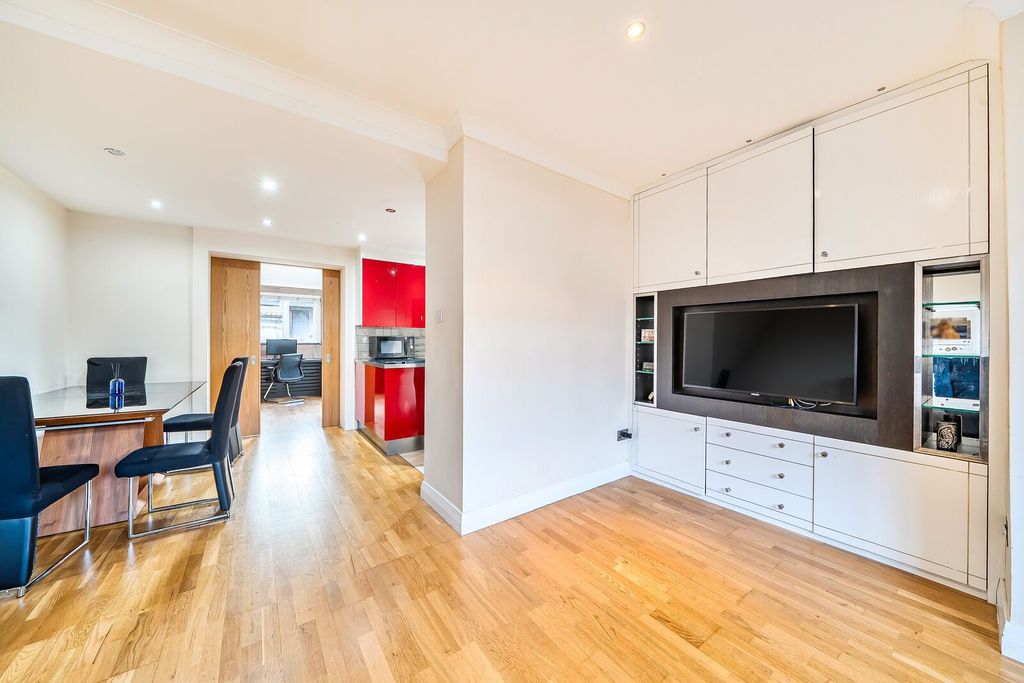Property photo 2 of 19