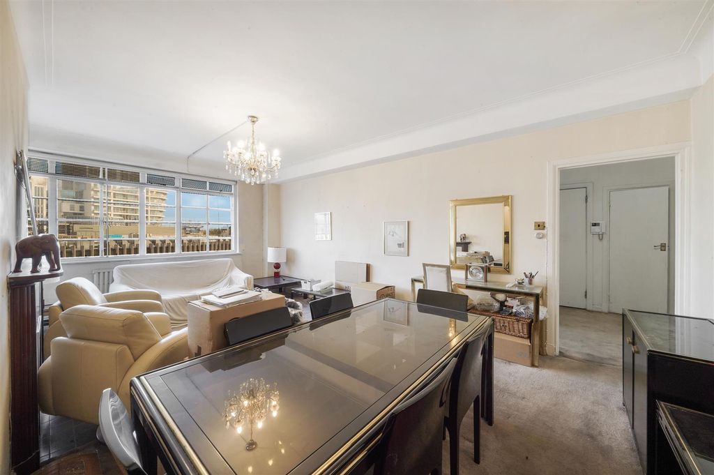 Property photo 2 of 19 Flat 83, Regency Lodge - Lzsmw6Iewwo5It98Swo9.Jpg