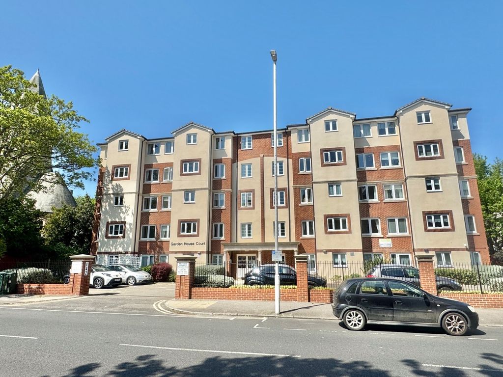Property photo 1 of 14 Garden House Court