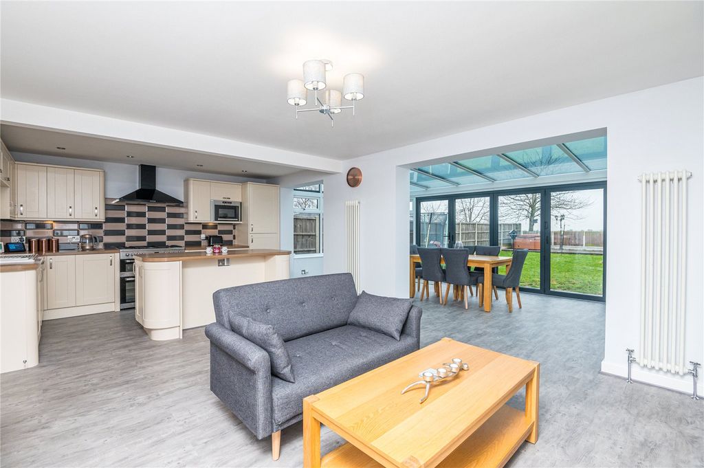 Property photo 3 of 22 Picture No. 21