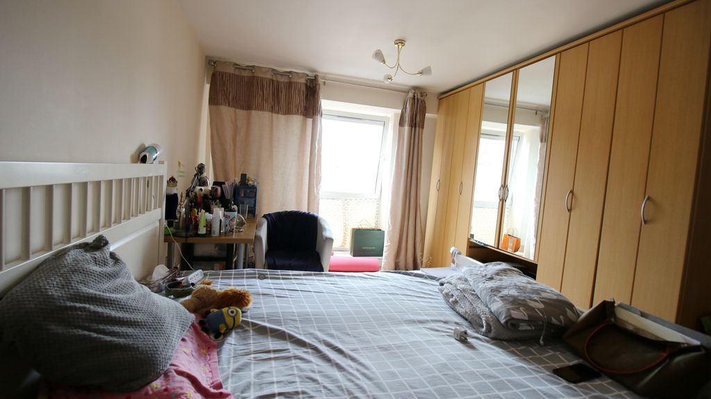 Property photo 1 of 5