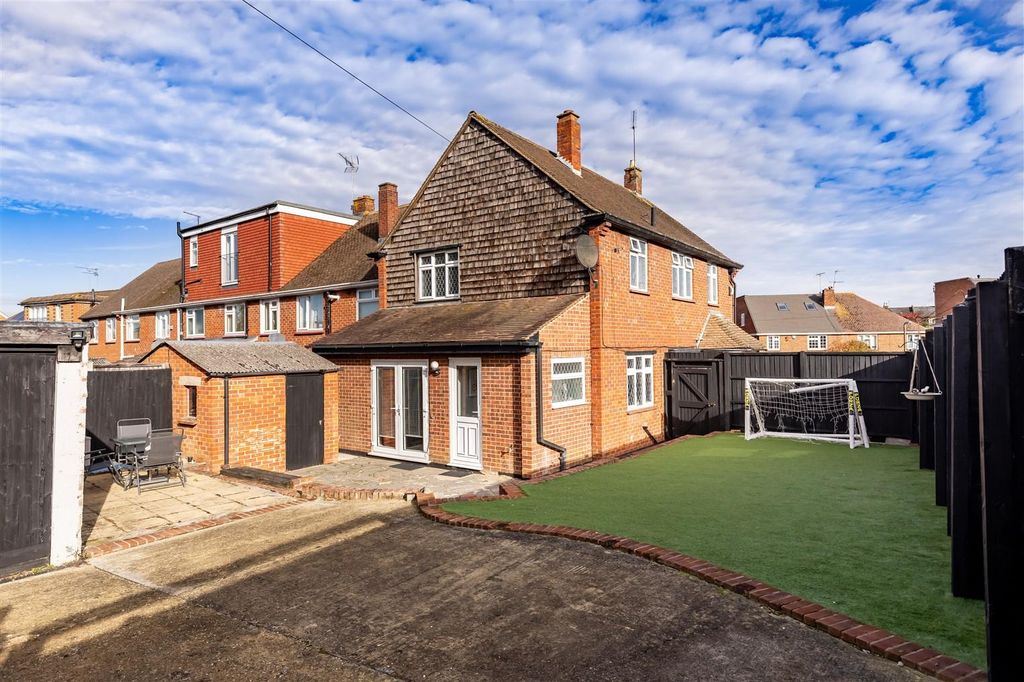 Property photo 2 of 33 15, Upper Swaine New (8).Jpg