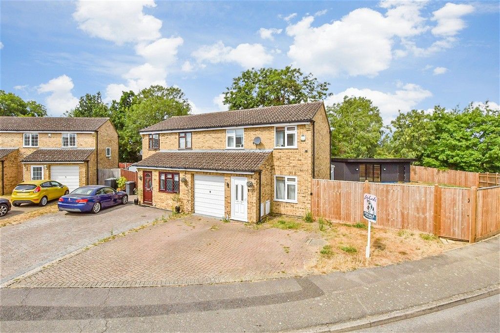 Property photo 1 of 12 External (Web) ***