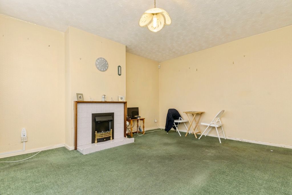 Property photo 3 of 14 Living Room