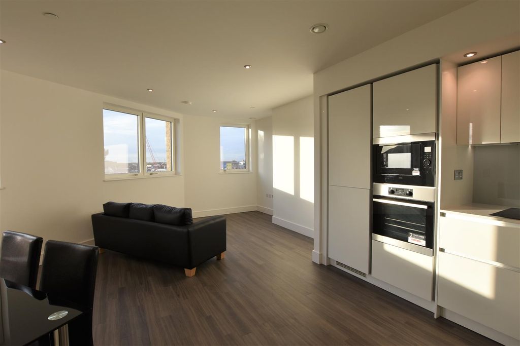 Property photo 3 of 13