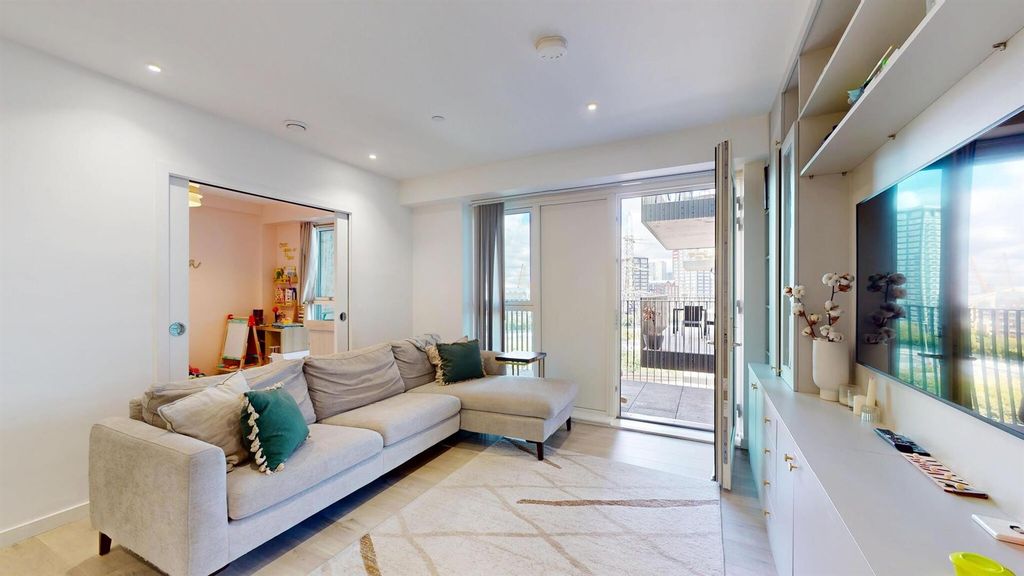 Property photo 3 of 11 2 Bedroom, New Build For Sale At Canning Town, E16