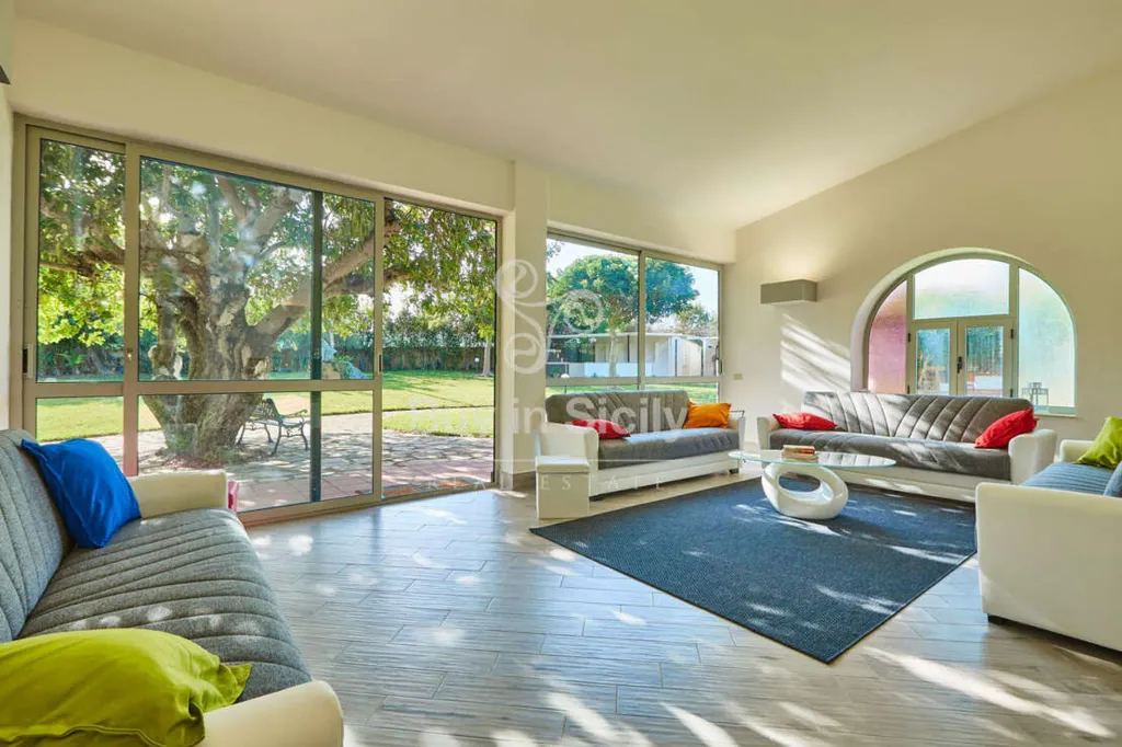 Property photo 3 of 49 <Alttext/>