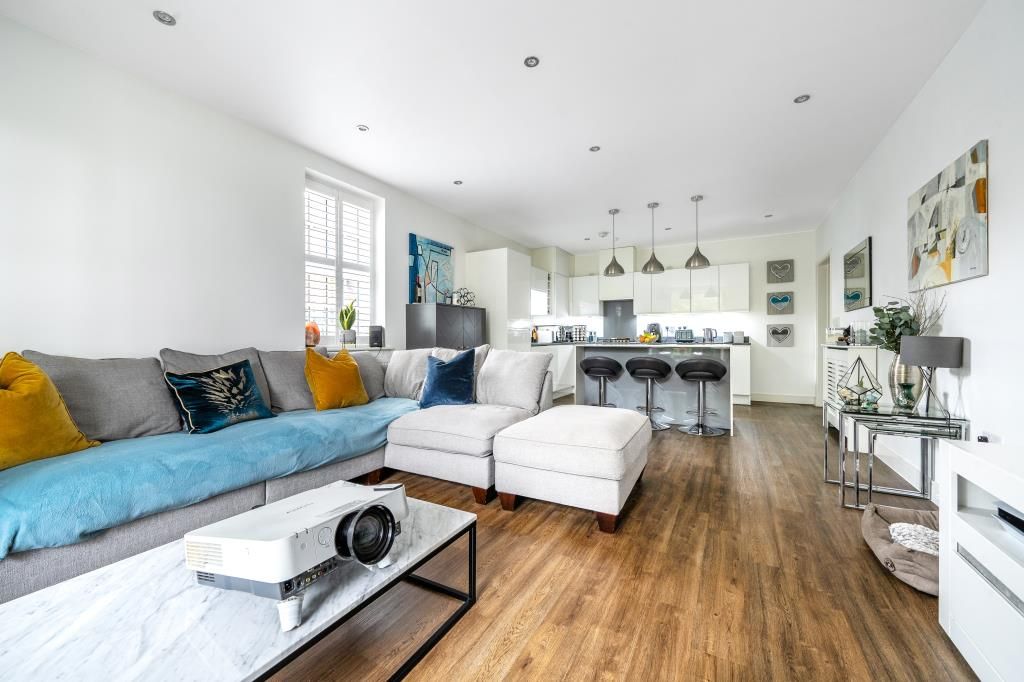 Property photo 2 of 10 Kitchen/Reception