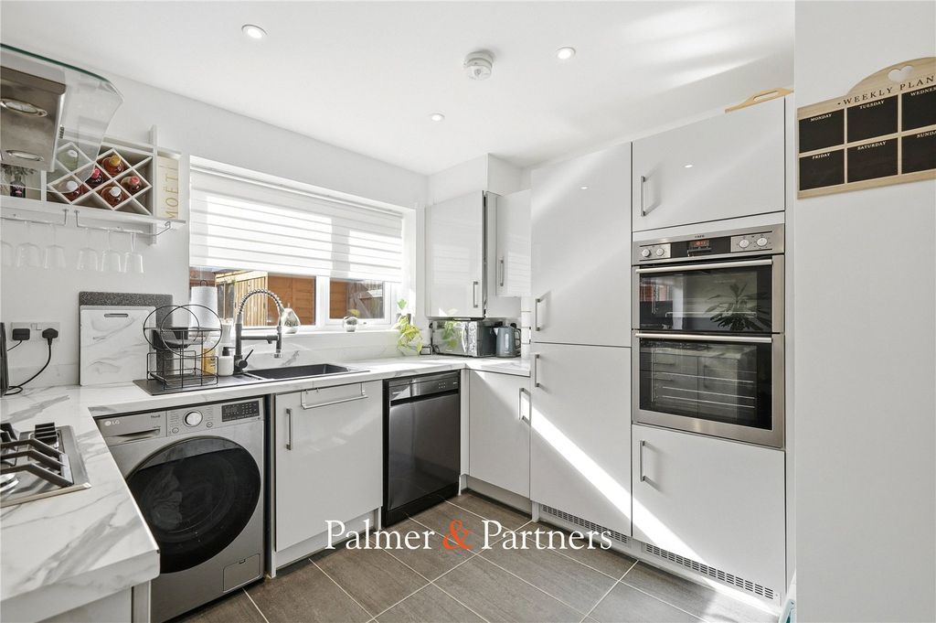 Property photo 3 of 30 Picture No. 15