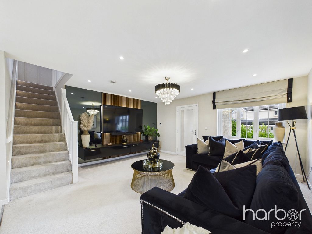 Property photo 2 of 18 5904964