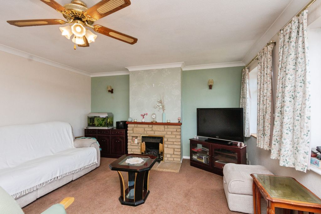 Property photo 3 of 19