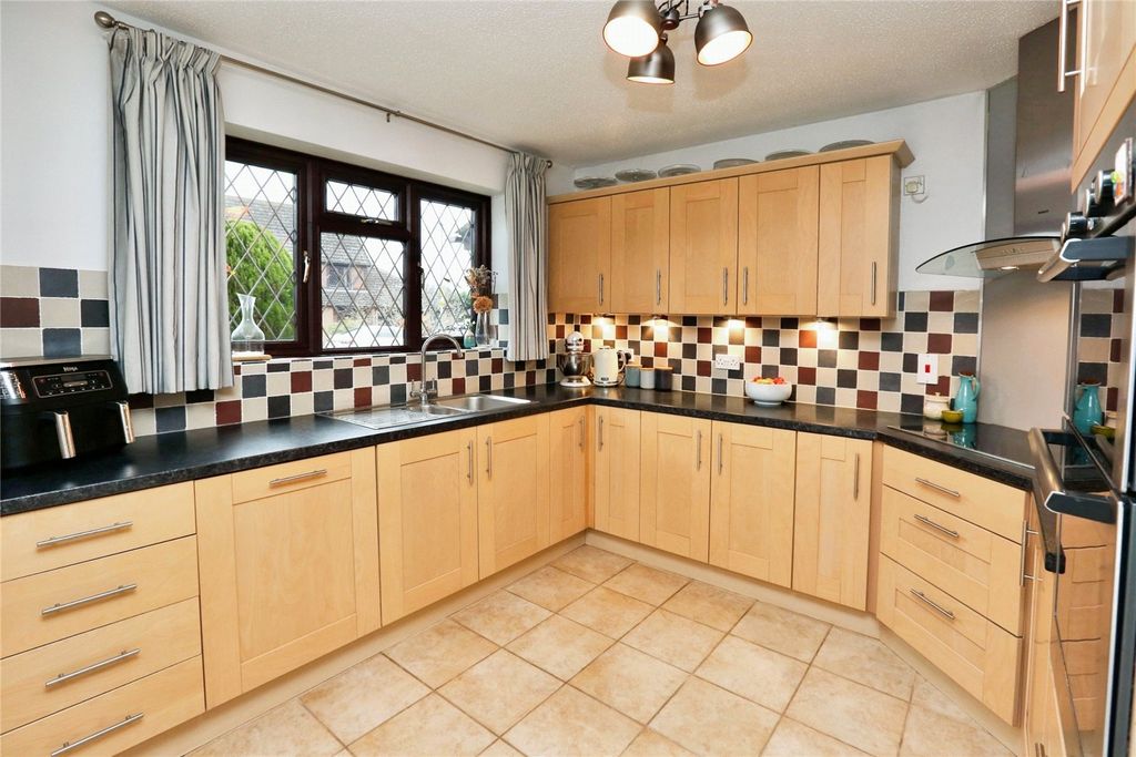 Property photo 2 of 21 Kitchen