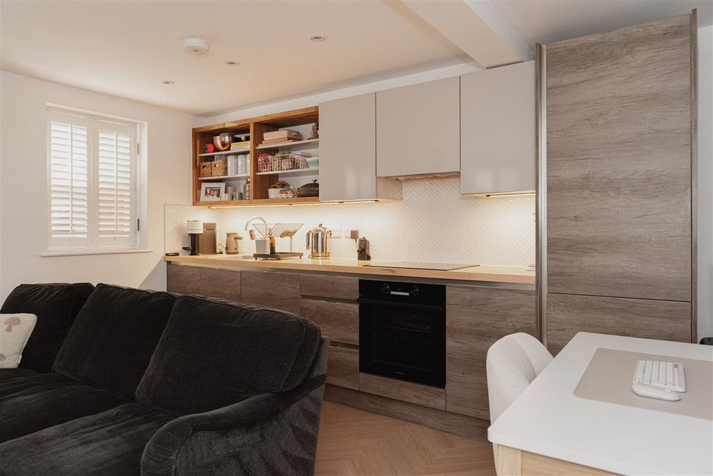 Property photo 2 of 12 2.Jpg