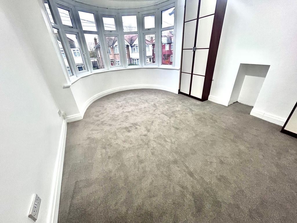 Property photo 2 of 13 Image